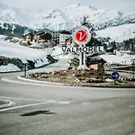 Du Crey Hotel